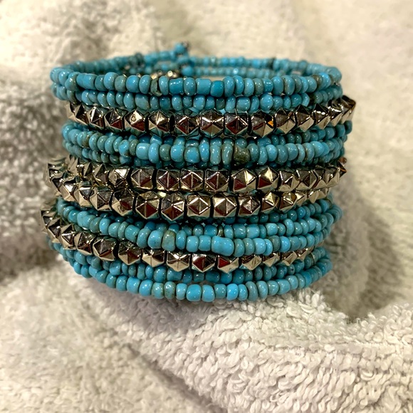 Slip-on Beautiful Beaded cuff bracelet - Picture 2 of 6